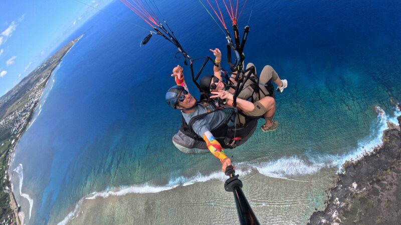 Décollage en parapente depuis les Colimaçons à Saint-Leu