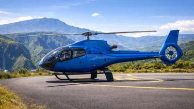 Survol en hélicoptère au-dessus du Cirque de Mafate à La Réunion