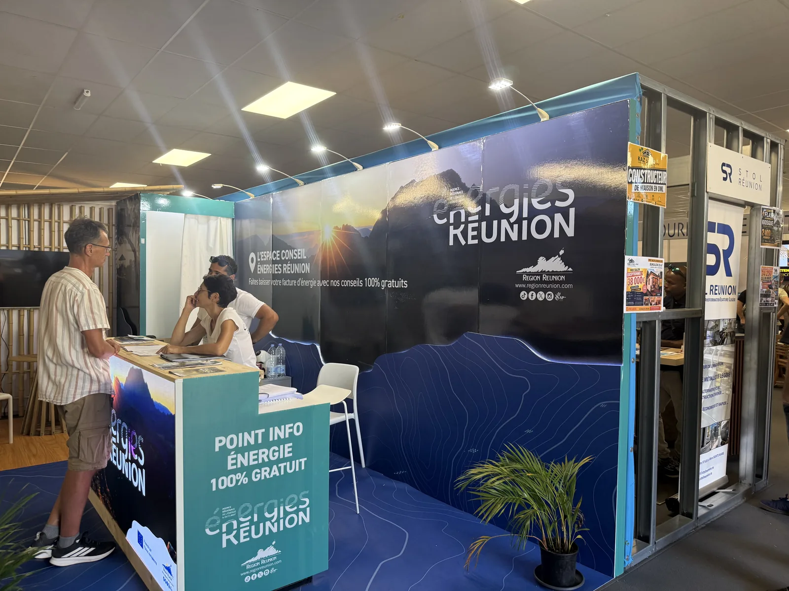 Stand Energies Réunion avec point info énergie gratuit au Salon de la Maison 2026