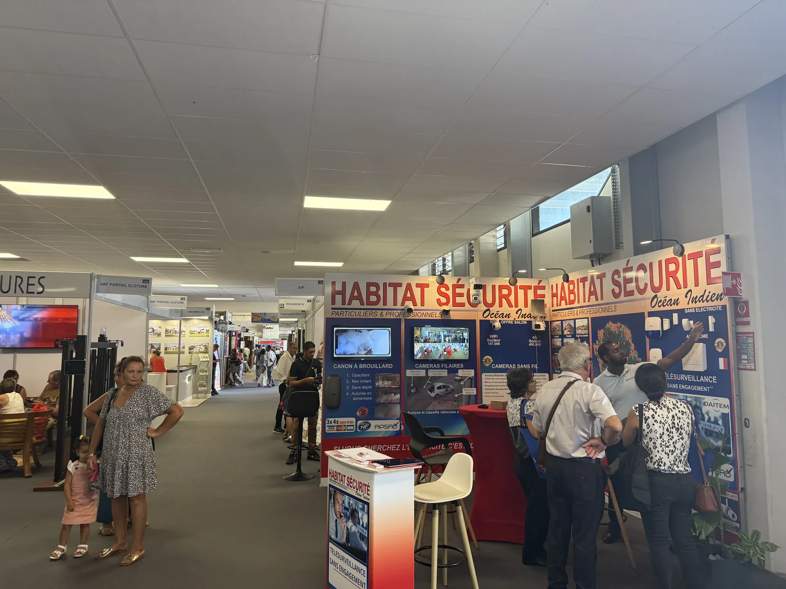 Stand Habitat Sécurité Océan Indien au Salon de la Maison 2026 avec caméras et télésurveillance